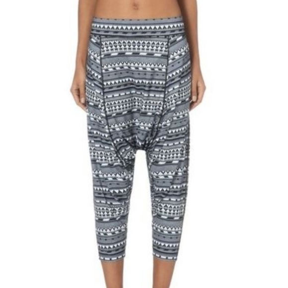 Nwt Sweaty Betty Hatha Yoga Harem Capri 